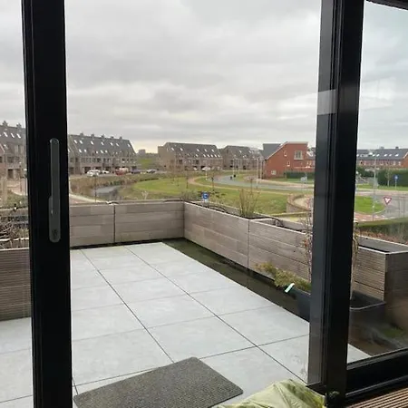 Spiegelwaal Lent شقة